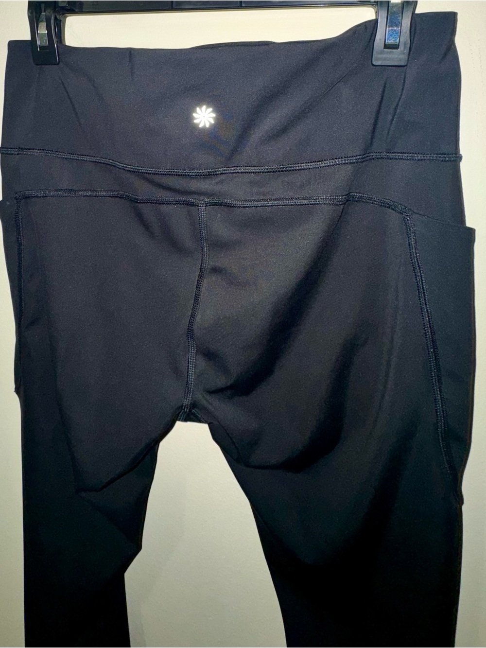 Athleta Ultimate Stash 7/8 Tight / Leggings with Side Pockets - Picture 6 of 9